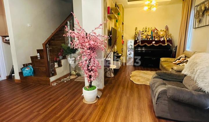 Rumah Hook Siap Huni di Cluster Burgundy Sumarecoon Bekasi 2