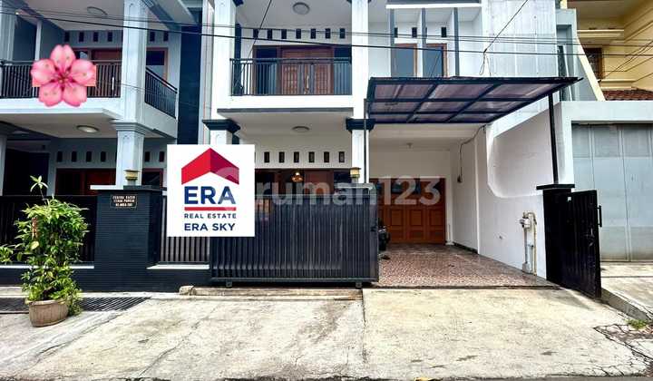 House in Tebet South Jakarta, Good SHM, Wide Road and Very Strategic Location, Negotiable