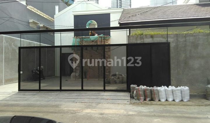 For Sale Luxury House on Jalan Tulodong Bawah, Kebayoran Baru, South Jakarta