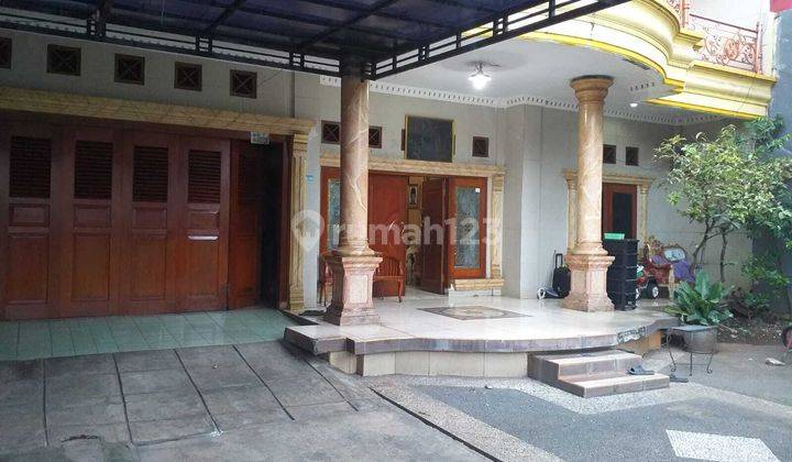 Rumah Cantik Luas di Pinggir Jalan Raya Cut Mutia Kota Bekasi 1