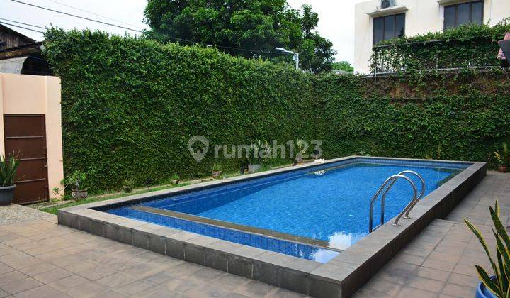 Di Jual Rumah Mewah di Jakarta Selatan 1