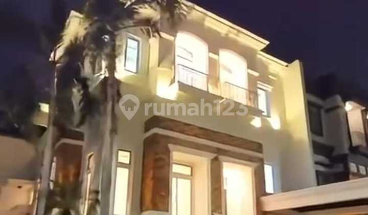 For Sale Luxury Hook House in Royal Gading Mansion Cluster, Kelapa Gading