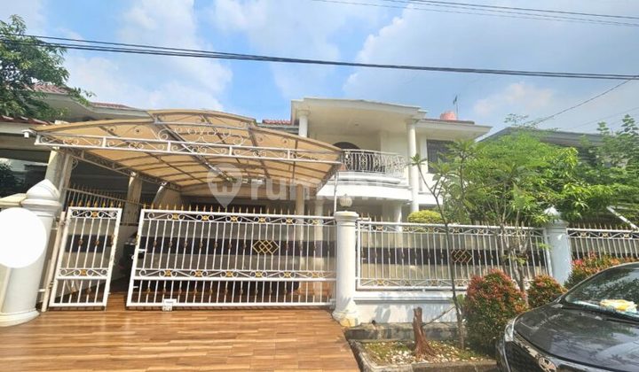 Rumah mewah  dengan fasilitas swimming pool  2 lantai mewah  di CAKUNG JAKARTA TIMUR