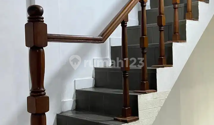 Di Jual Cepat Rumah di Jalan Kasuari Galaxy Bekasi 2