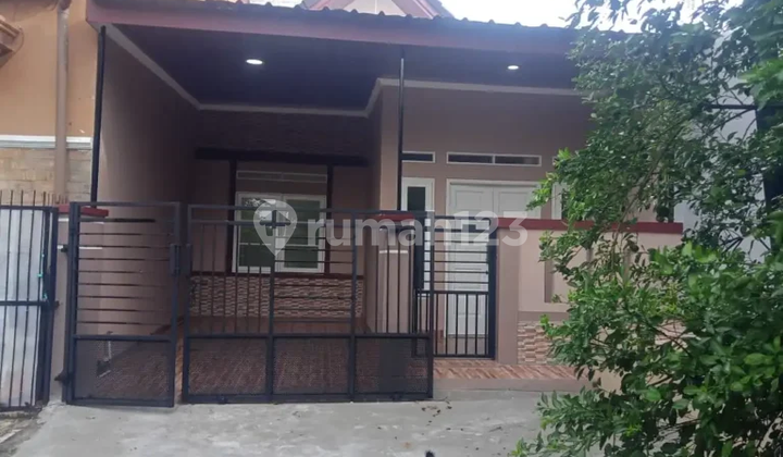 Single Story House Adjacent to Harapan Indah in Taman Harapan Baru, Bekasi. Single Story House Adjacent to Harapan Indah in Taman Harapan Baru, Bekasi.