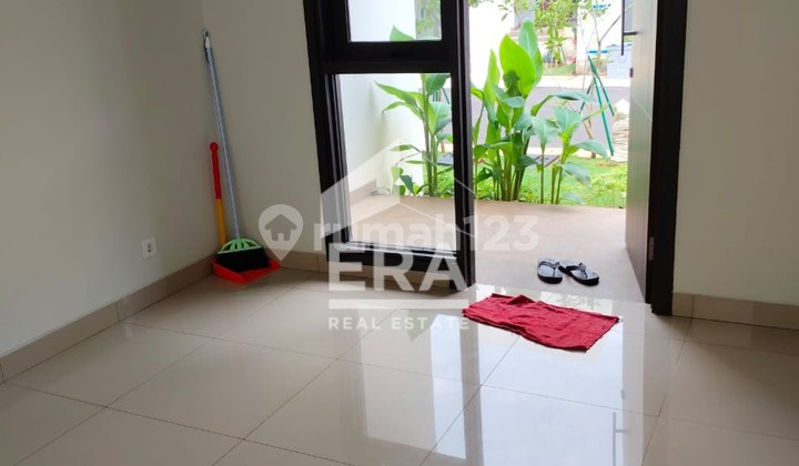 Disewakan Rumah Baru Summarecon Crown Gading Bekasi 2