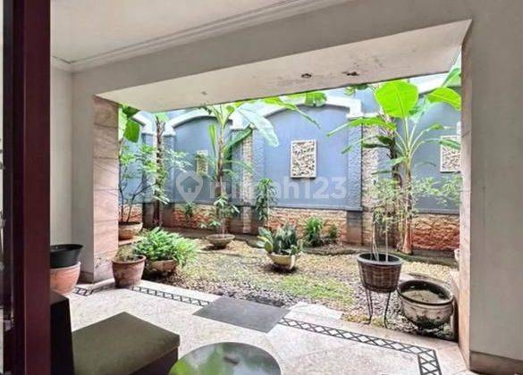 Rumah 2 Lantai Cantik Terawat Kamar Tidur 7 di Cempaka Putih Jakarta Pusat 1