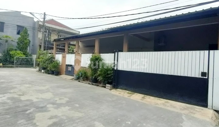 Dijual Cepat Rumah Hook Luas dan Strategis di Bulevar Hijau Harapan Indah