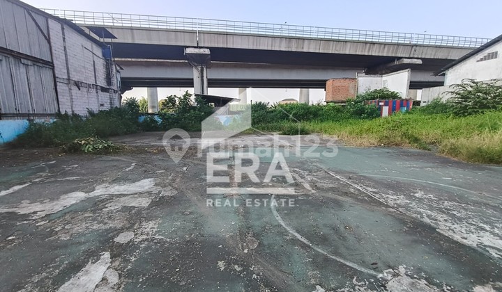 Land for Sale Suitable for Cafe, Commercial, Futsal/Padel Court in Bekasi City