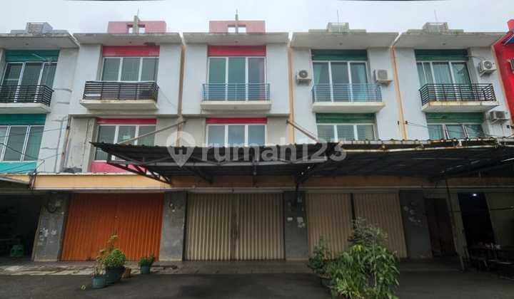 Rented Ruko Aralia Front and Strategic in Harapan Indah, Bekasi 2
