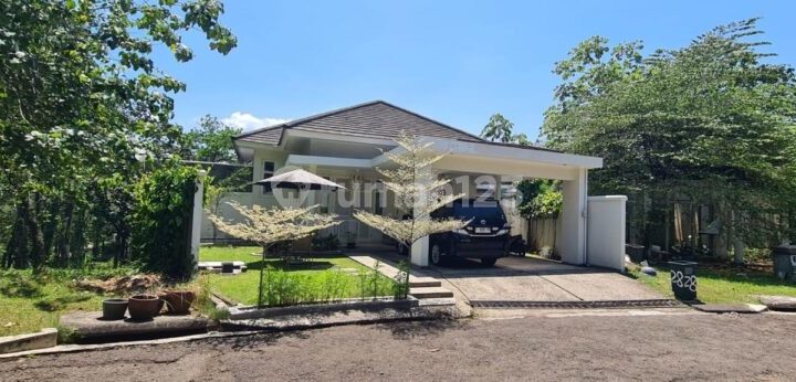 For Sale House With Swimming Pool Facilities in Bukit Golf Sentul City Bogor