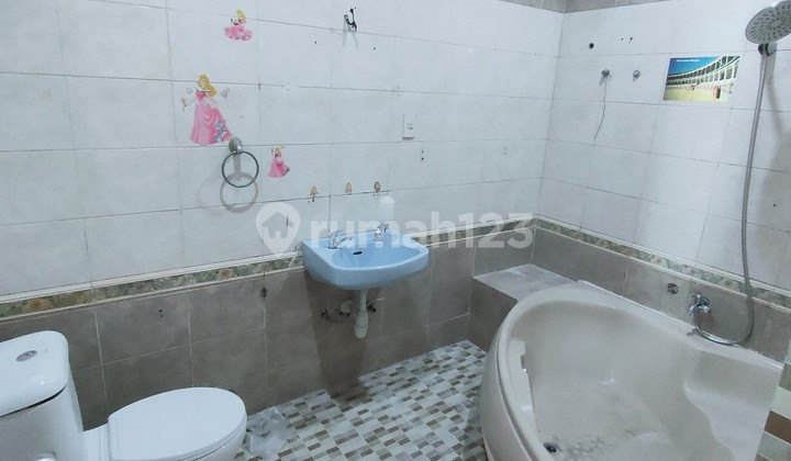 Penawaran Menarik Rumah Hook Di Taman Modern Jakarta Timur 2