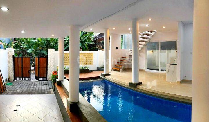 Disewakan Private Villa 3 Bedrooms Di Kerobokan 1