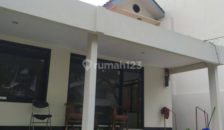 Dijual Rumah 2 Lantai Senopati Area SHM Hadap Selatan J0123 1