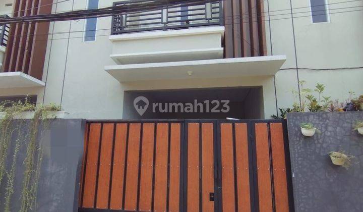 DISEWAKAN RUMAH MINIMALIS CANTIK ADA ROOFTOP CIPETE,  S0030 1