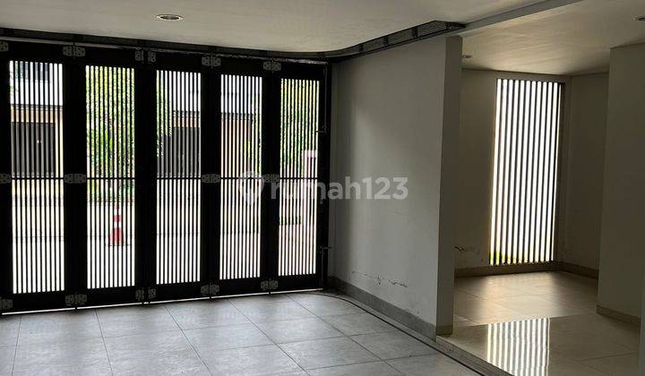 DIJUAL RUMAH CANTIK DAN ASRI 2,5 LANTAI NAVAPARK BSD CITY HADAP UTARA SIAP HUNI SHM 2