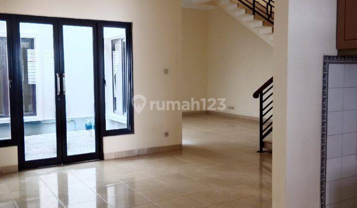 Rumah Disewakan 2 Lantai Asri Dan Nyaman 1