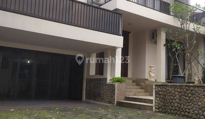 DISEWAKAN RUMAH 2 LANTAI FULLY FURNISHED HADAP SELATAN S0036 1