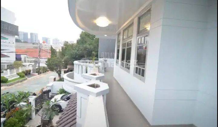 DISEWAKAN RUMAH 2 LANTAI FULLY FURNISHED CANTIK S0132 2