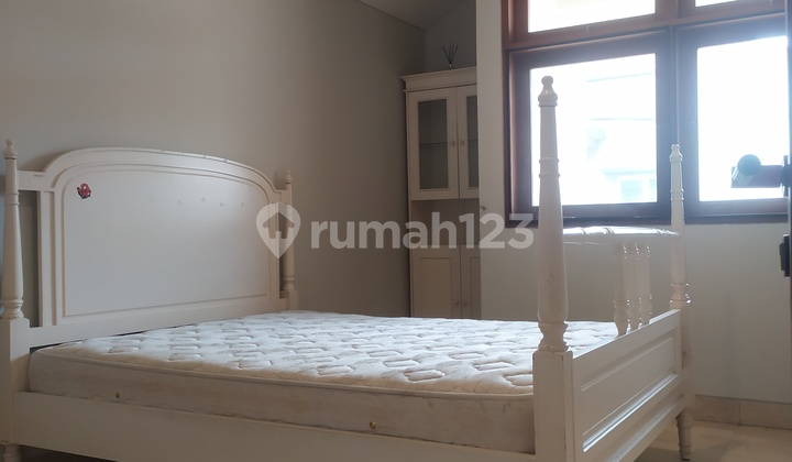 For Rent Furnished 2-Story House Hook Position Pondok Indah 2