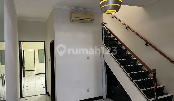 Disewakan Ruko Semi Furnished 2 Lantai Hadap Timur Lokasi Di Area Favorit Jakarta Selatan Kebayoran Baru 1