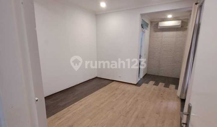 Disewakan Rumah 2 Lantai 5 Menit Ke Scbd Senopati 2
