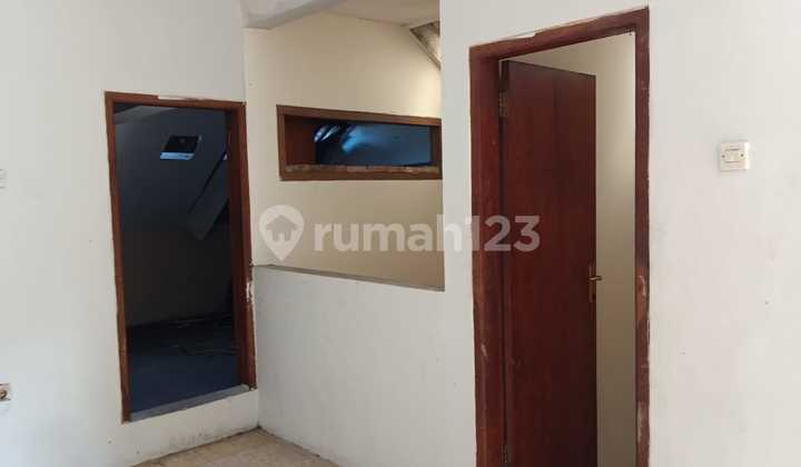 Rumah 2,5 Lantai Hunian Asri Hadap Barat Dekat Pim 2 2