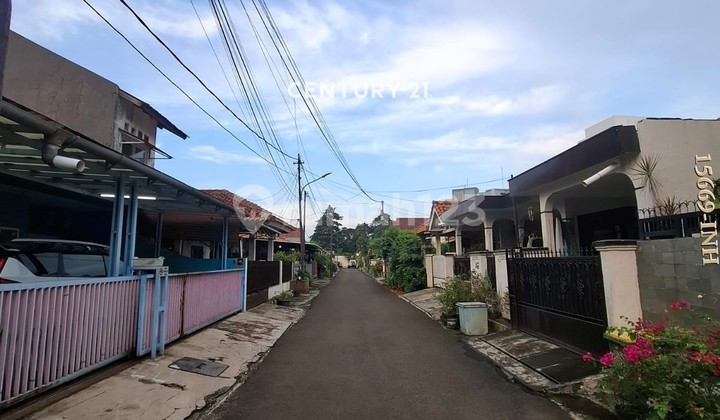 For Quick Sale House in Complex in Bintaro South Jakarta