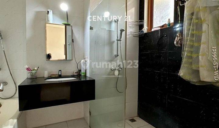 Dijual Rumah Depan Taman  Siap Huni Di Sektor 9 Bintaro 2