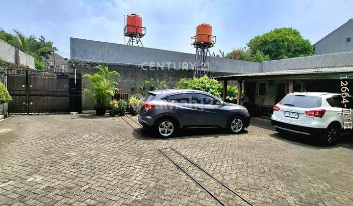 Dijual CEPAT Rumah Cocok Untuk Usaha Restoran Atau Kos Kosan 2