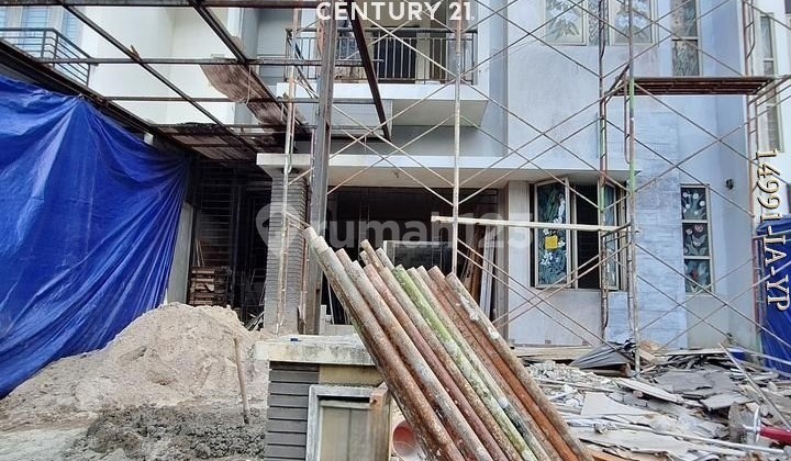 Rumah Dijual Di Delatinos BSD  Sedang Dalam Tahap Renovasi