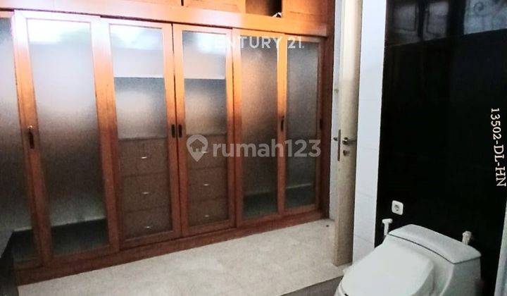 Rumah Dijual Lokasi Strategis Berada Di Jalan Boulevard Bintaro 2