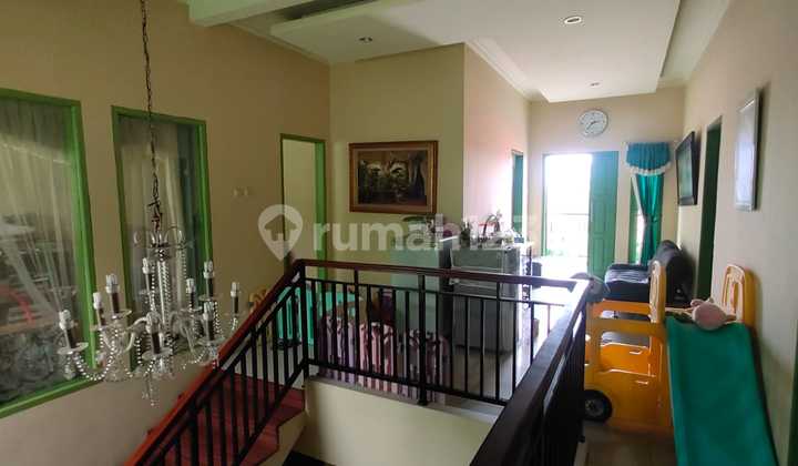 Large house, cheap in location near Wiladatika Flower Garden Cibubur, towards Sukatani, Cibubur.