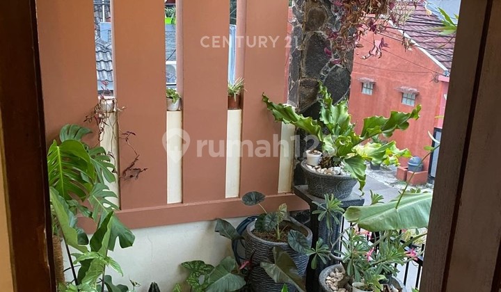 For Sale: Well-Maintained, Safe, and Comfortable Hook House in Graha Raya. 2