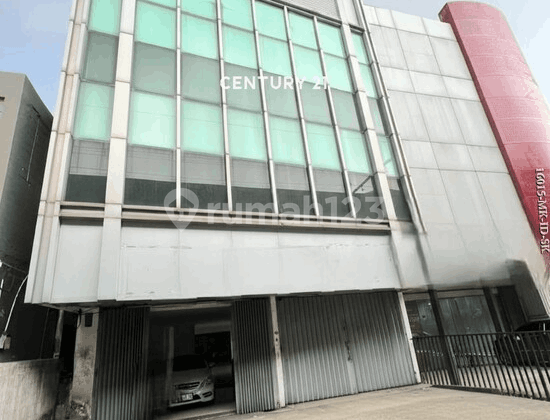Dijual Gedung Lokasi Strategis di Fatmawati