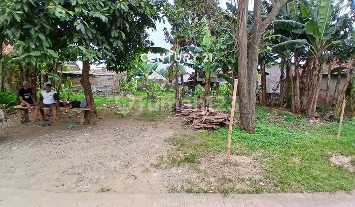 Land for Sale Suitable for Business in a Location Near Leuwipanjang Market