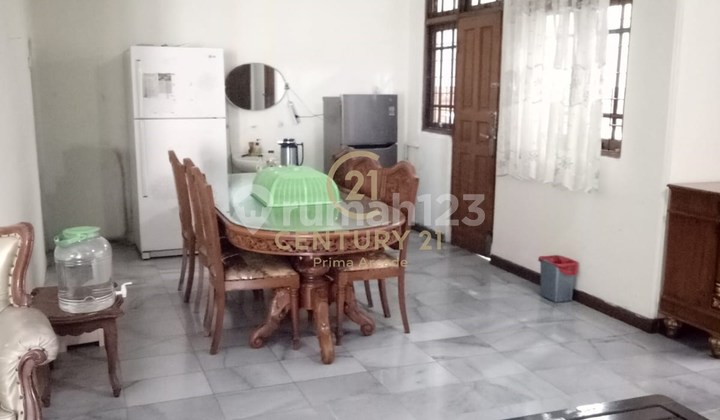 Dijual Rumah hook, depan taman, luas, strategis di Pasar Minggu Jakarta Selatan. 2