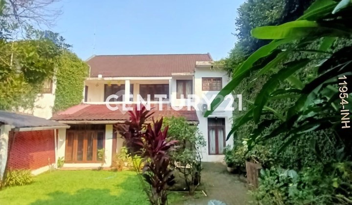 The following house with land is suitable for a family cluster in a strategic area. The following house with land is suitable for a family cluster in a strategic area.