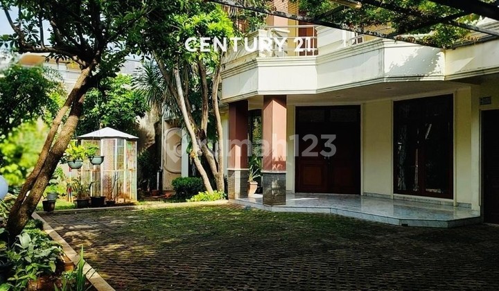 Di Sewakan Rumah Luas dan Strategis Cocok untuk Kantor Di Sewakan Rumah Luas dan Strategis Cocok untuk Kantor