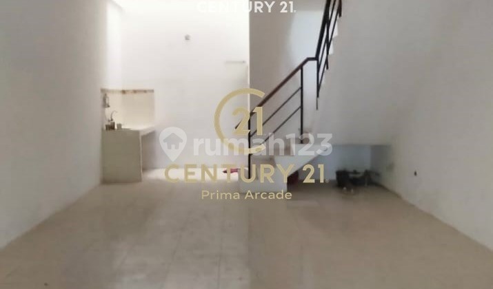 Disewakan Ruko Dua Lantai Di Emerald Boulevard