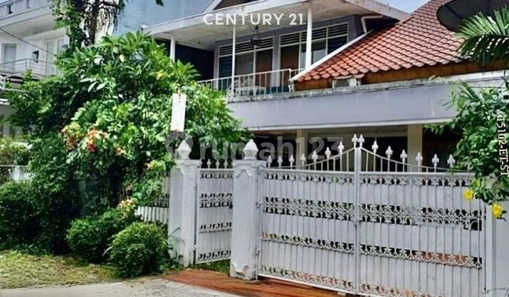 Old Large House For Sale In Location Near SCBD South Jakarta Area Old Large House For Sale In Location Near SCBD South Jakarta Area