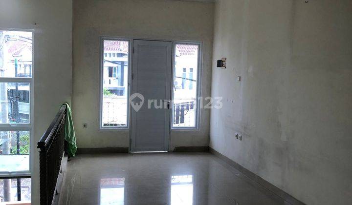 Dijual Rumah 2 Lantai di Daan Mogot Baru Lt 8x18 SHM Hadap Barat Daya 1