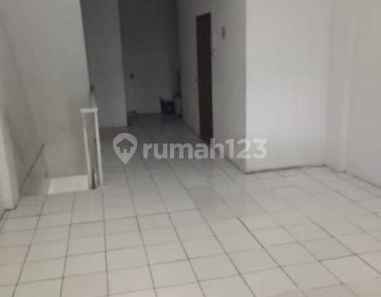 Disewa Ruko Gandeng Depan Belakang Daerah Kalideres - Strategis