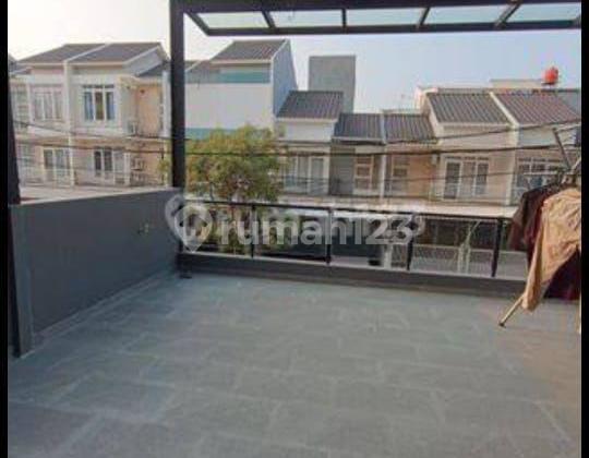 Dijual Rumah Mewah & Modern Di Taman Surya - Jalan 2 Mobil 2