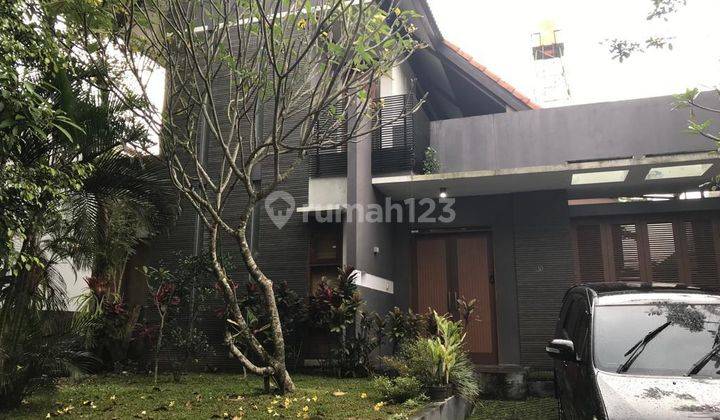 DIJUAL RUMAH BAGUS, TERAWAT DENGAN KONSEP GLASS HOUSE  ....KBP 1