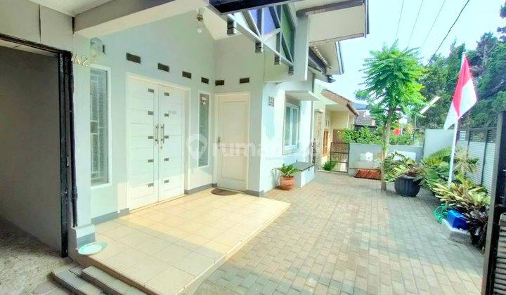 DIJUAL RUMAH ASRI, TERAWAT TAMAN BELAKANG BESAR ...CIPAGERAN 1