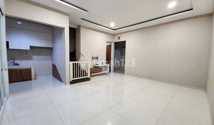 DIJUAL RUMAH TENGAH KOTA, MINIMALIS MODERN SEPERTI BARU, SEMI FURNISH  1