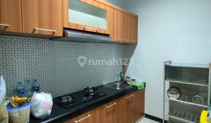 DIJUAL RUMAH 2 Lt  MINIMALIS, SEMI FURNISHED, AC, KITCHEN SET BATU INDAH  2