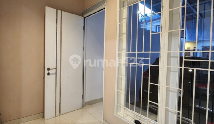 Disewakan.rumah. 2 Lt Minimalis Modern Seperti.baru. Akses Dekat Kamanapun Bandung Kota 2