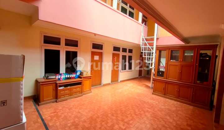 Disewakan Ruang Usaha/ Gudang / Kantor Parkiran Luas Bandung Timur  2
